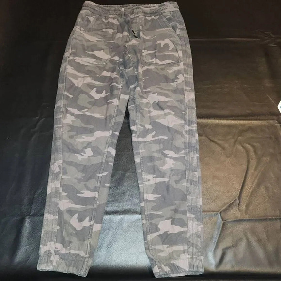 Athleta Womens Olive Green‎ Camo Camouflage Farallon Jogger Pants 2 - Picture 1 of 6